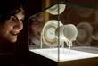 [Translate to English:] Dauerausstellung_Kleist-Museum_Raum Bildung_Verlobungstasse (c)Gordon Welters
